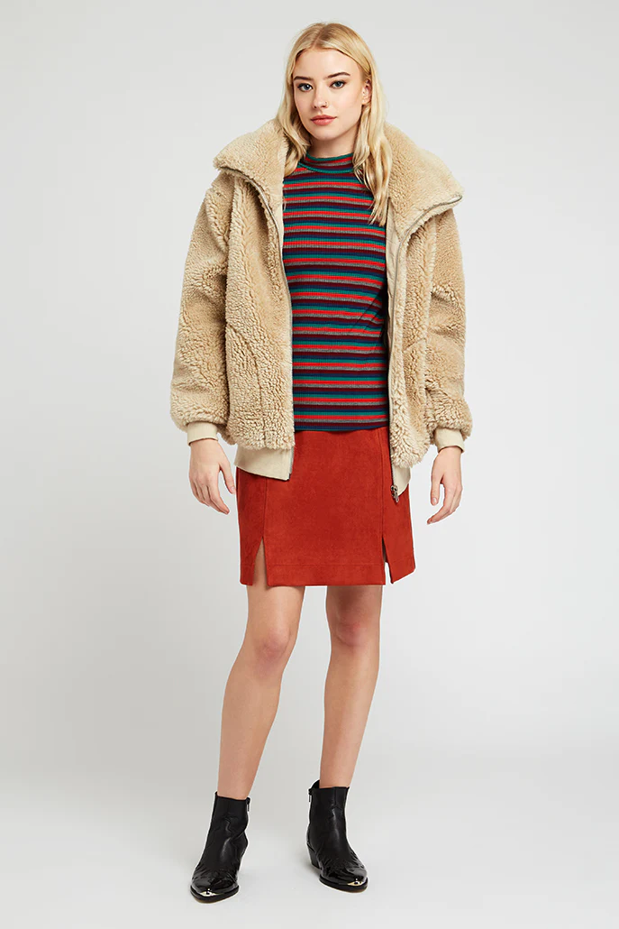 Model is 5ft 7" / 170cm and wears size 8